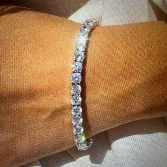 NWT NEIMAN MARCUS TENNIS BRACELET - Picture 8 of 9